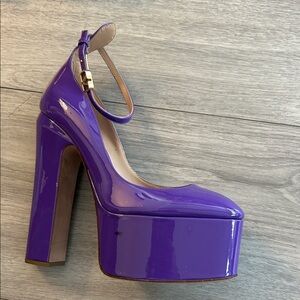 ONE SHOE Valentino Garavani Glossy Purple Platform Heels 38 1/2